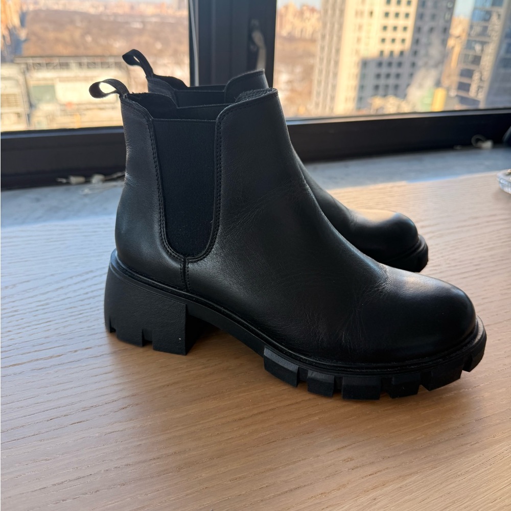 Steve Madden Howler Ankle Booties